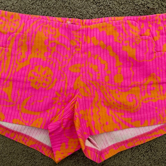 Lilly Pulitzer Liza shorts in Pop Pink Seaesta - size 2 - Picture 1 of 8